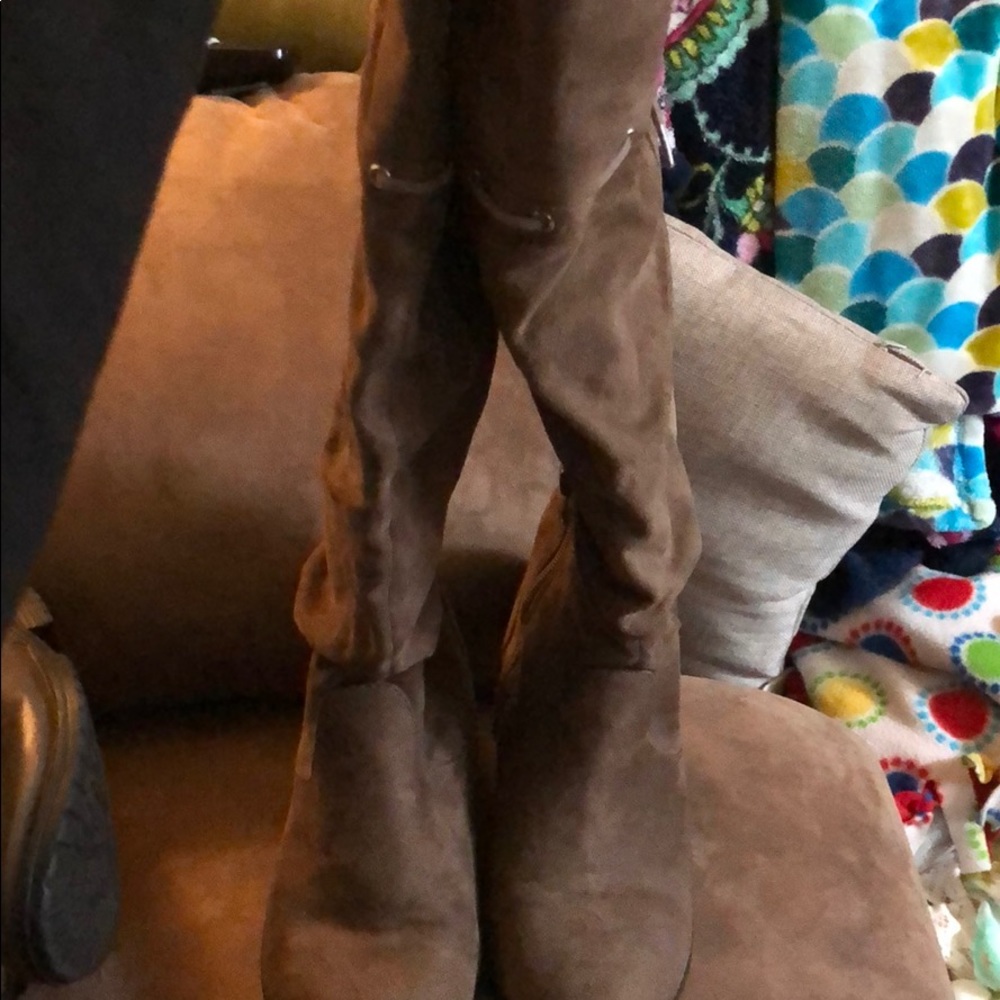 Soda boots size 3